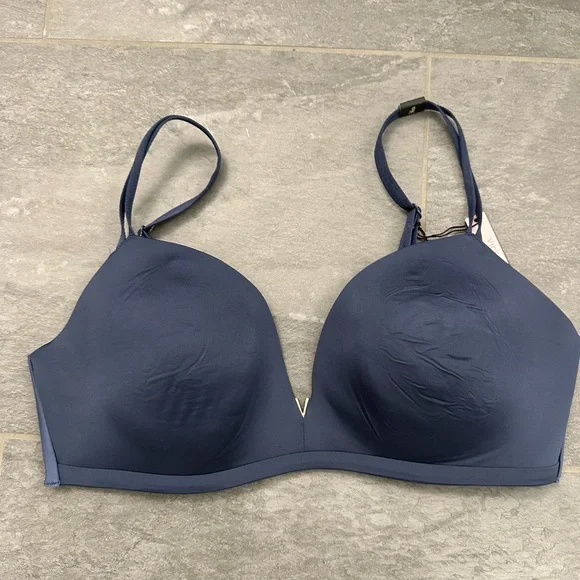 3 VICTORIA’S SECRET BRAS - NEW W TAGS- Size 36 D - Picture 2 of 4